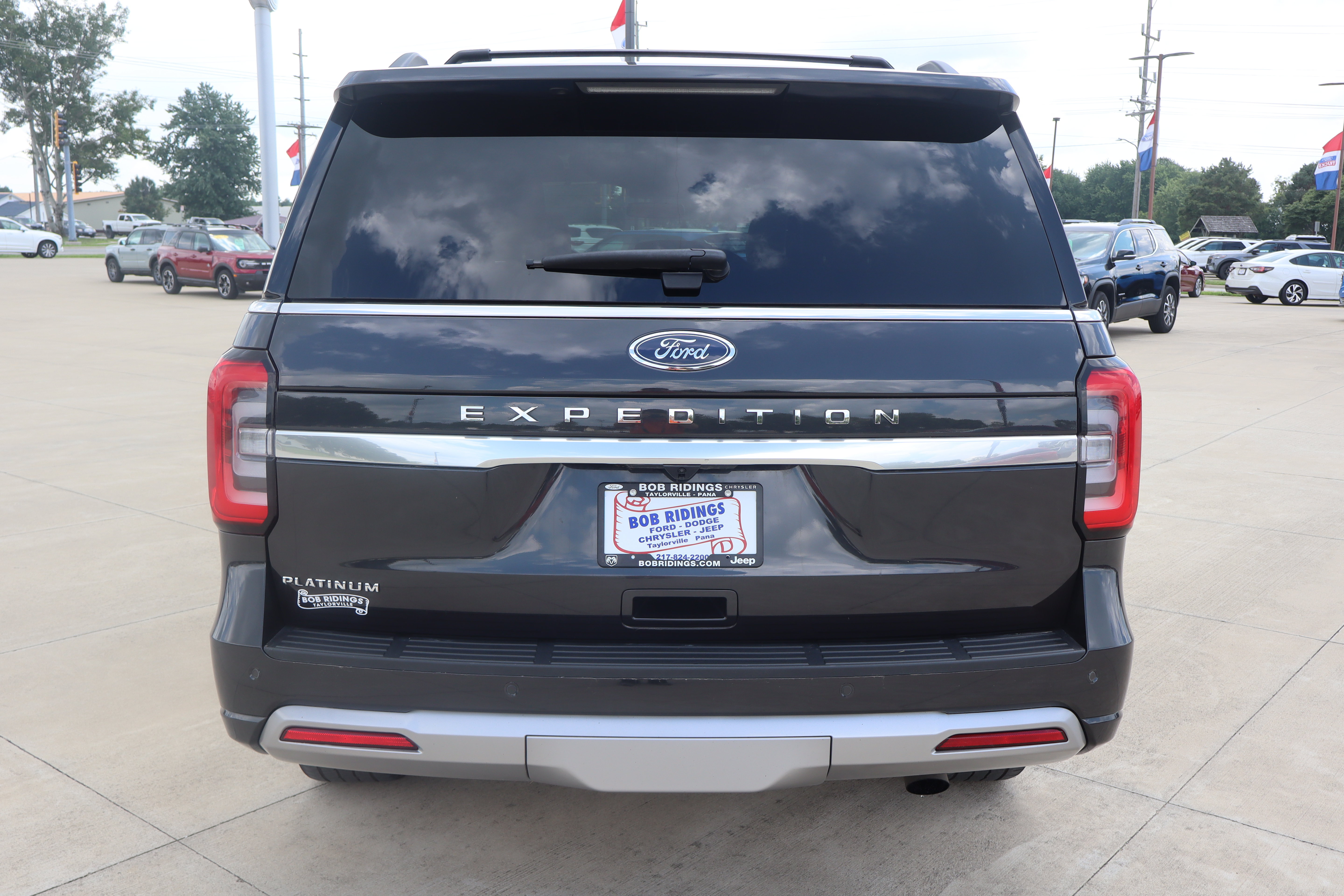 Used 2024 Ford Expedition Platinum AWD/4WD image 6