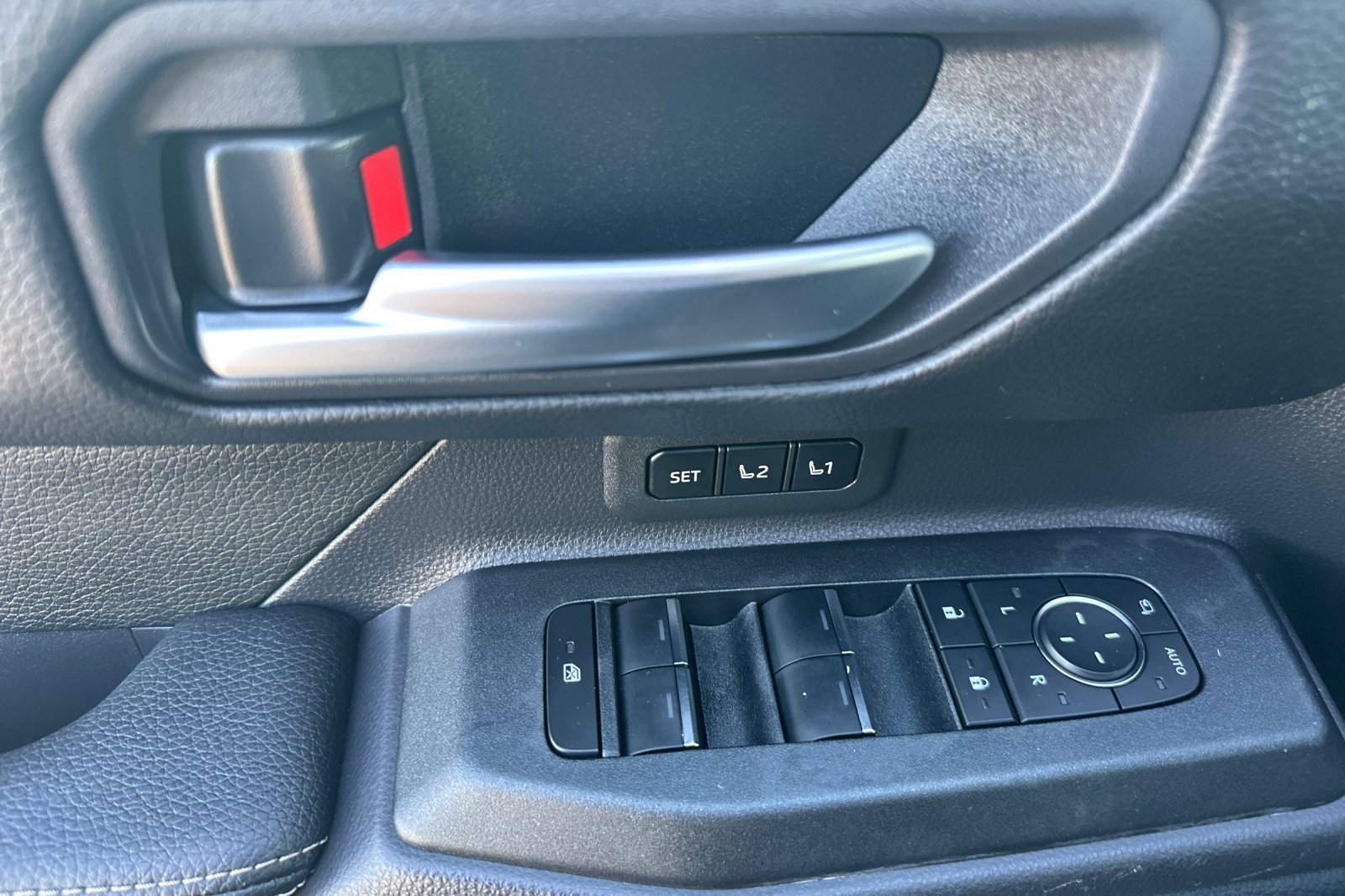 Used 2025 Toyota Land Cruiser image 10