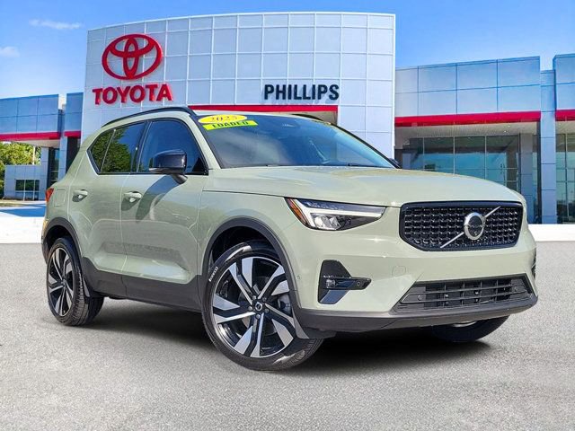 Used 2025 Volvo XC40 B5 Plus w/ Protection Package Premier