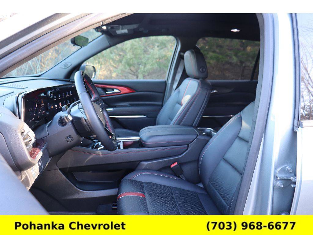 Used 2024 Chevrolet Traverse RS image 30