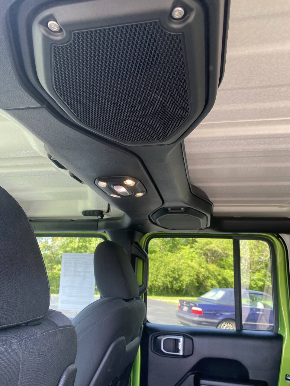 Used 2019 Jeep Wrangler Unlimited Rubicon w/ Cold Weather Group AWD/4WD image 19
