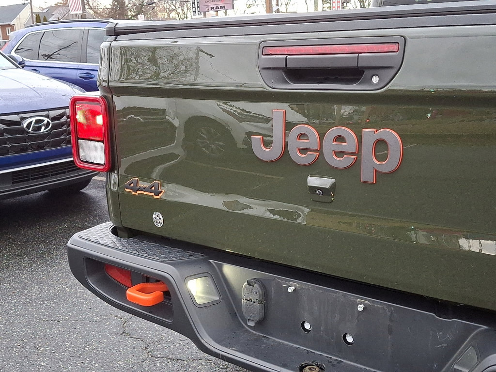 Used 2023 Jeep Gladiator Mojave w/ Cold Weather Group image 15