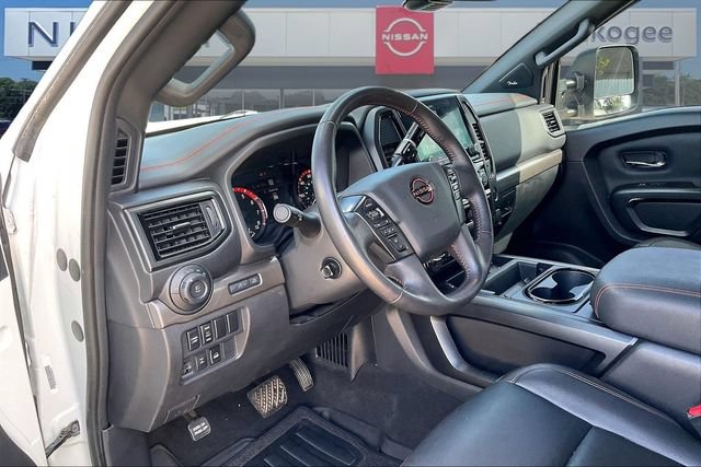 Used 2023 Nissan Titan PRO-4X w/ Pro-4x Convenience Package AWD/4WD image 17