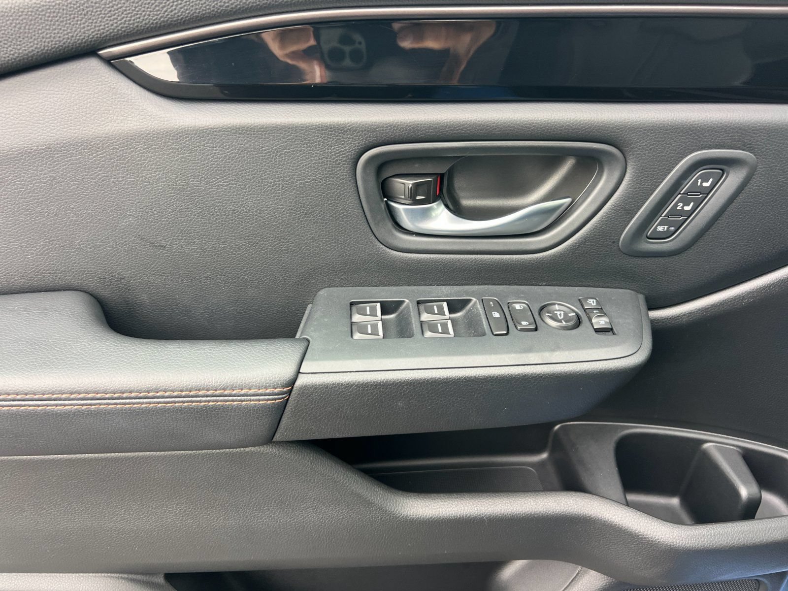 Used 2025 Honda Pilot TrailSport image 11