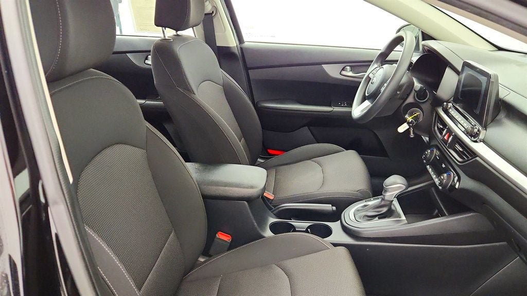 Used 2019 Kia Forte LXS FWD image 41