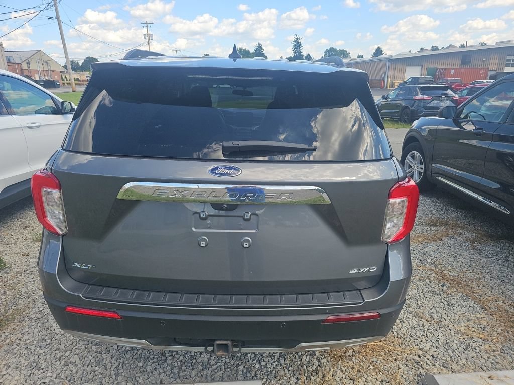 Used 2023 Ford Explorer XLT w/ Equipment Group 202A AWD/4WD image 10