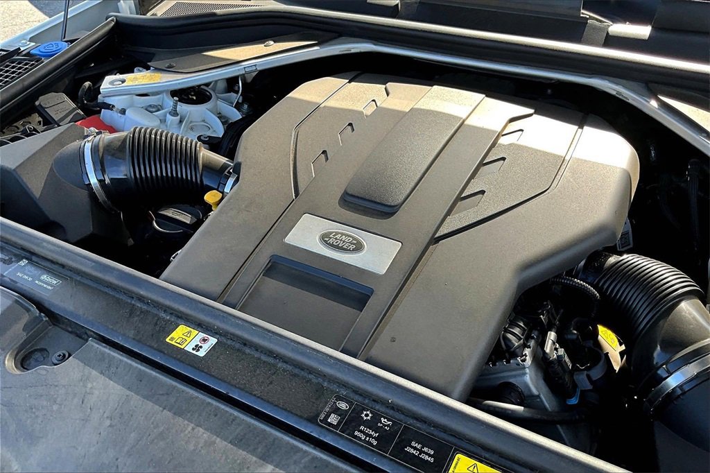 Used 2023 Land Rover Range Rover Long Wheelbase SE image 31