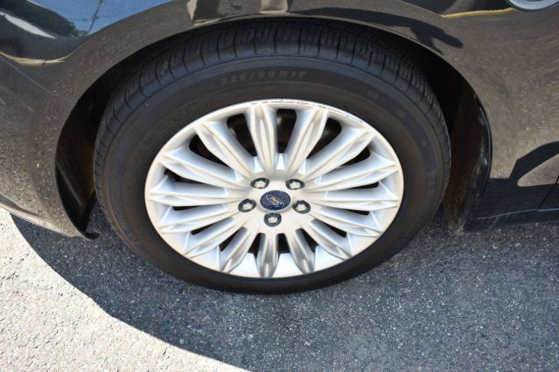 Used 2013 Ford Fusion Energi Titanium w/ Driver Assist Pkg FWD image 24