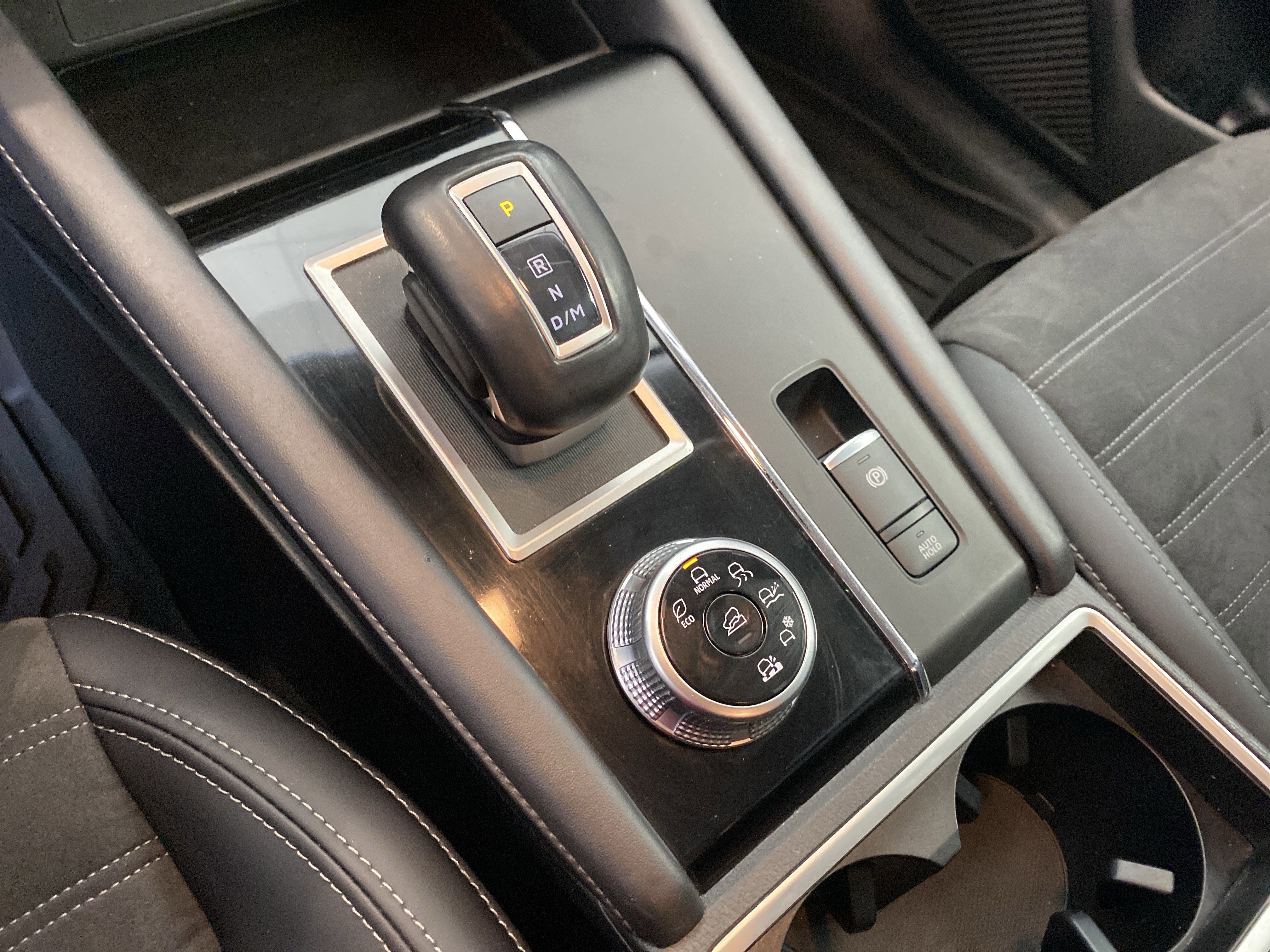 Used 2023 Mitsubishi Outlander SE image 14