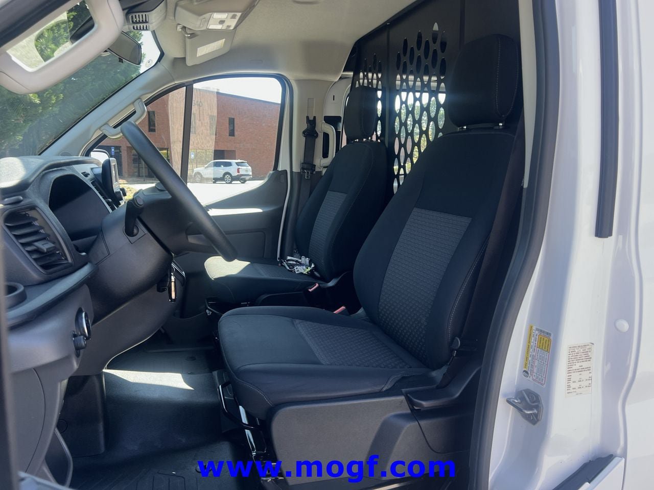 Used 2025 Ford Transit 250 Low Roof w/ Exterior Upgrade Package RWD image 18