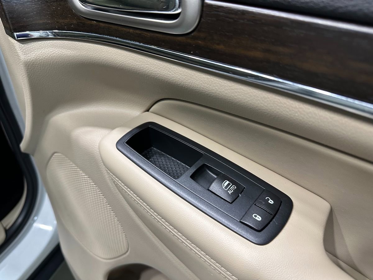 Used 2016 Jeep Grand Cherokee Limited AWD/4WD image 12