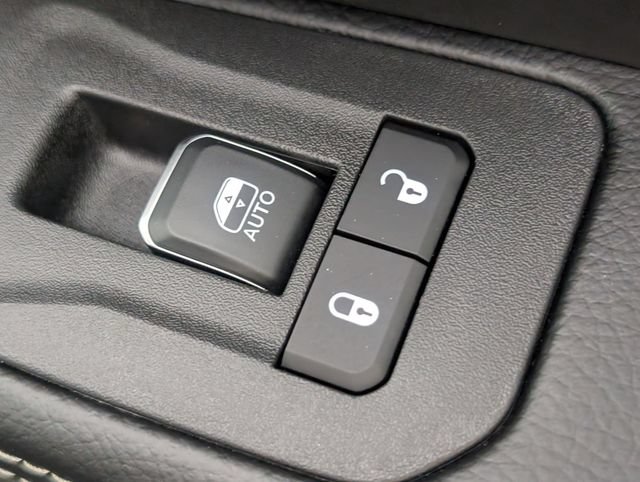 Certified 2026 RAM 3500 Laramie AWD/4WD image 34