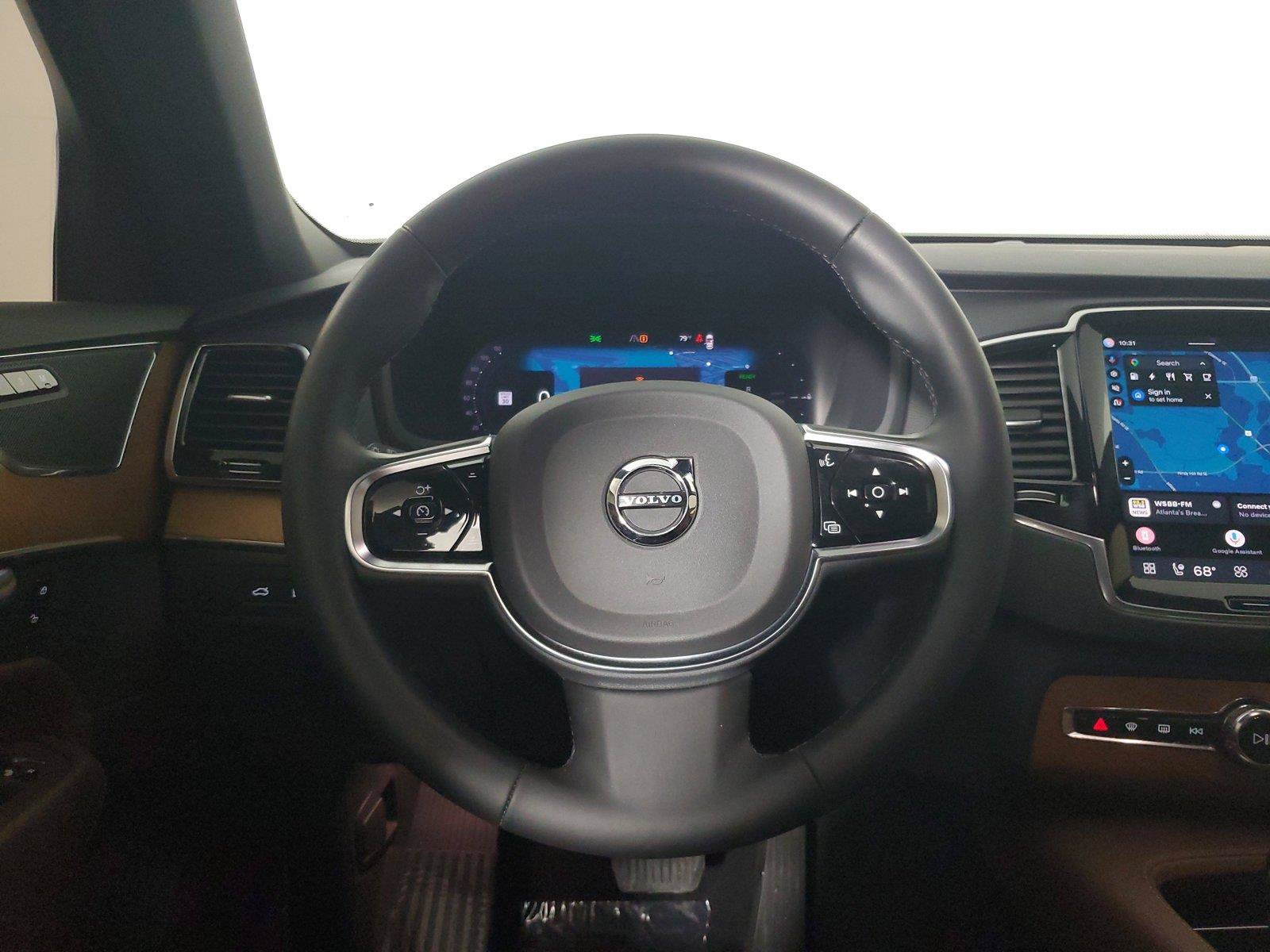 Certified 2024 Volvo XC90 T8 Plus AWD/4WD image 16