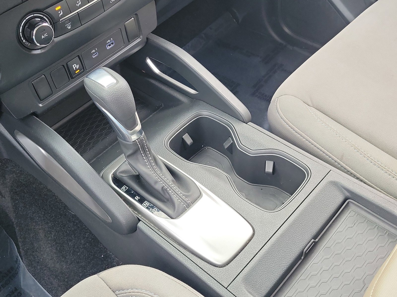 Used 2022 Nissan Frontier SV w/ Technology Package image 25