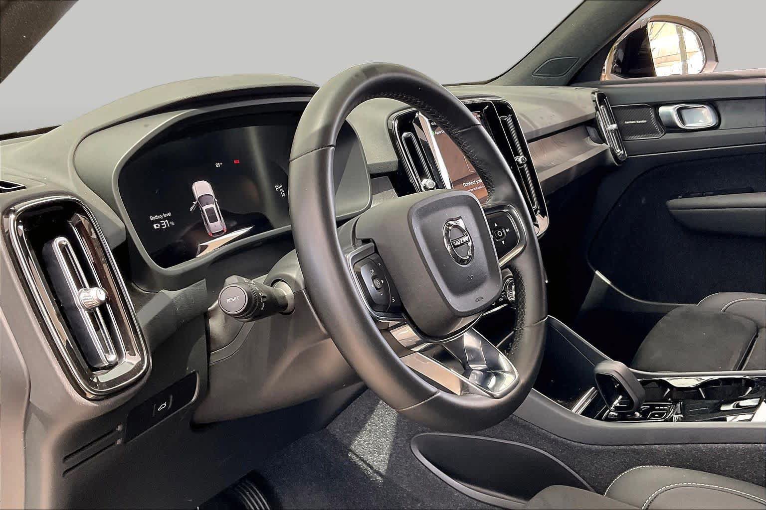 Used 2023 Volvo XC40 Recharge Ultimate AWD/4WD image 16