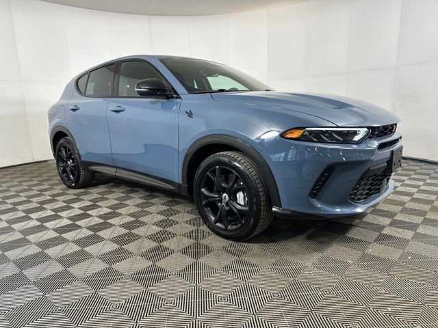 Used 2024 Dodge Hornet R/T w/ R/T Blacktop Package image 2