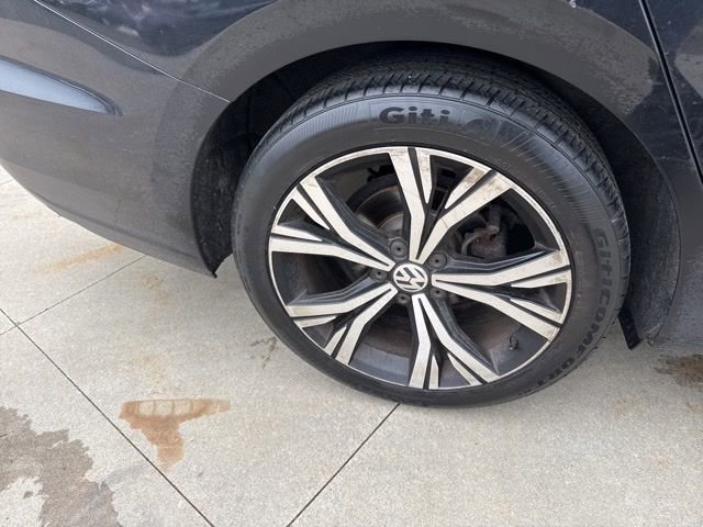 Used 2022 Volkswagen Passat 2.0T SE image 11