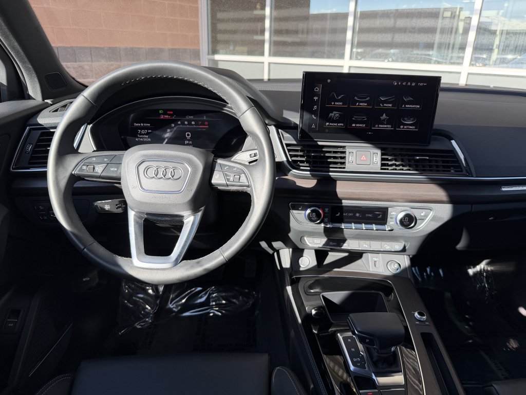 Used 2024 Audi Q5 2.0T Premium Plus w/ Premium Plus Package AWD/4WD image 16