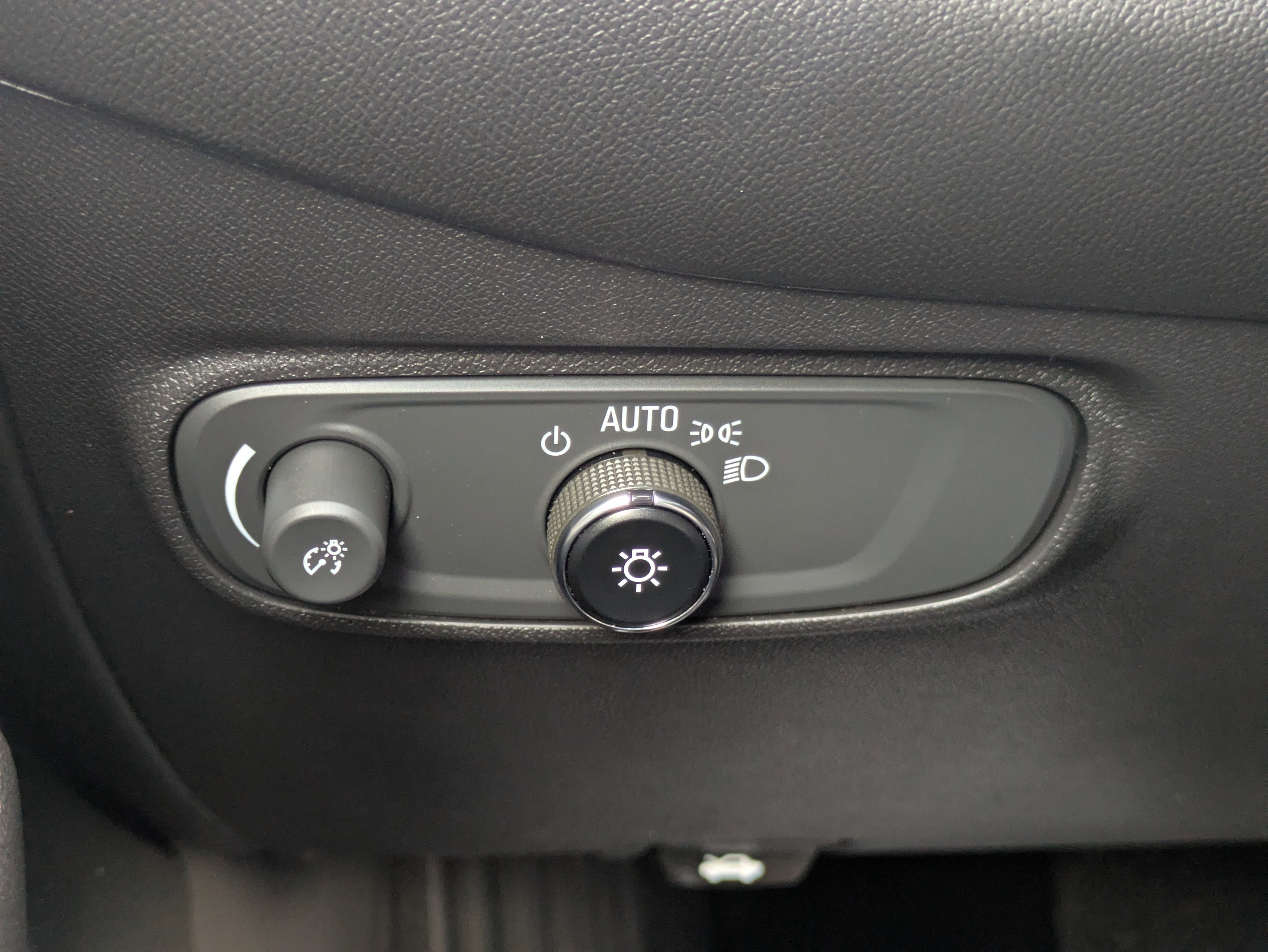 Used 2023 Chevrolet Equinox LT w/ Driver Convenience Package image 16