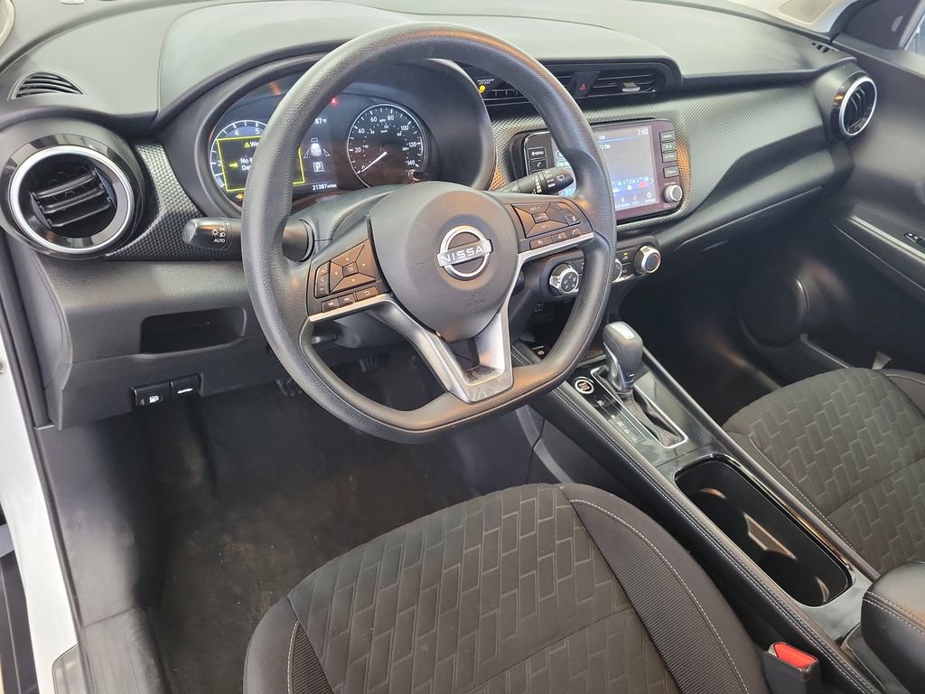 Used 2023 Nissan Kicks SV image 18