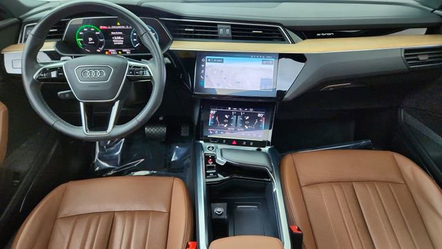 Used 2024 Audi Q8 e-tron Premium Plus w/ Premium Plus Package image 35