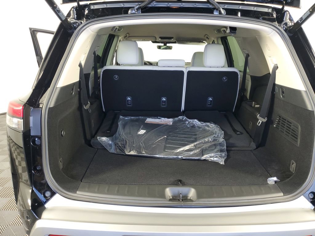 New 2025 Nissan Pathfinder SL image 33
