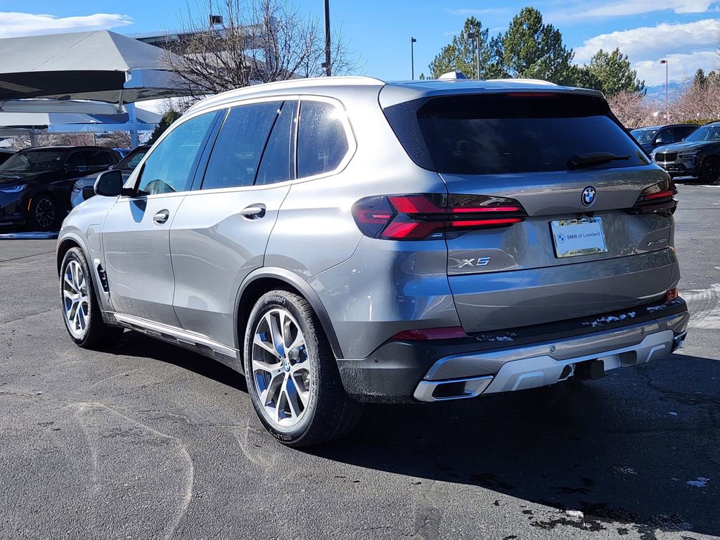 New 2026 BMW X5 xDrive50e w/ Executive Package image 3