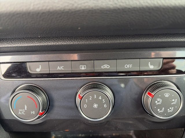 Used 2022 Volkswagen Tiguan S image 9