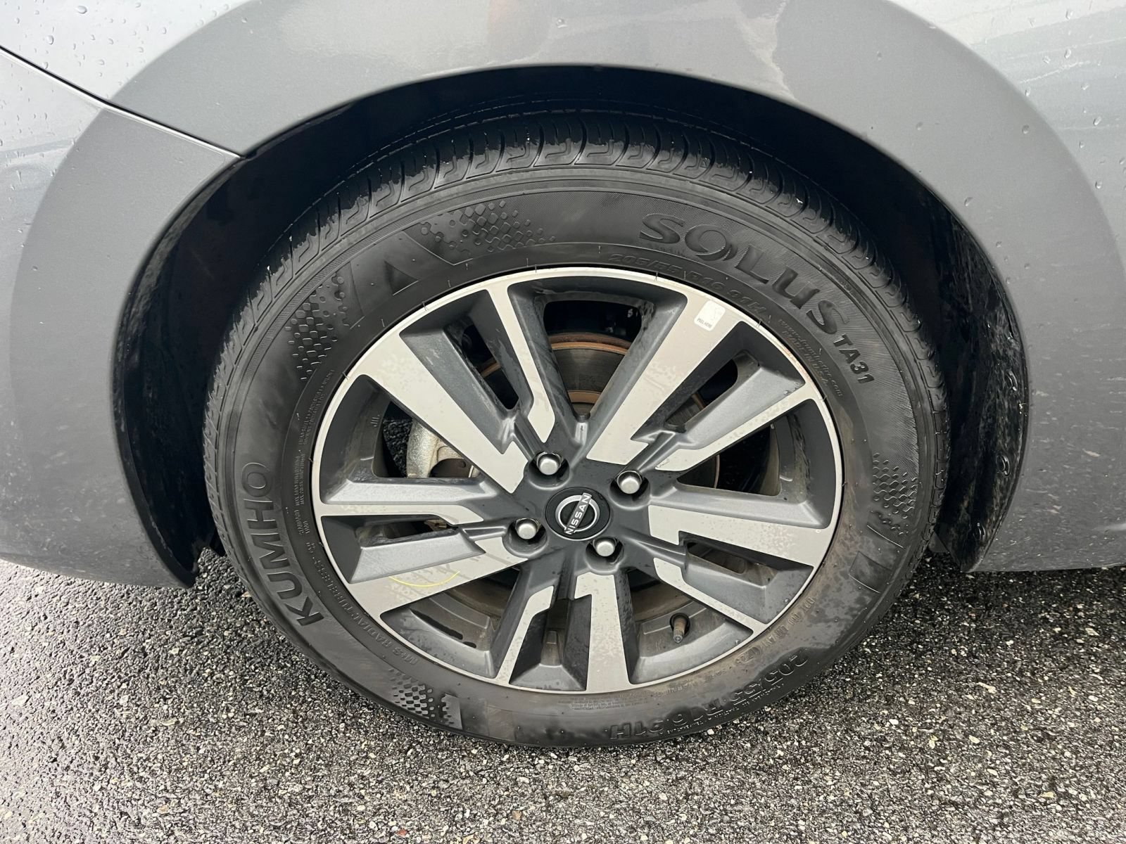 Used 2025 Nissan Versa SV FWD image 28