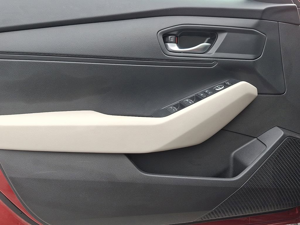 Used 2025 Honda Accord LX image 11