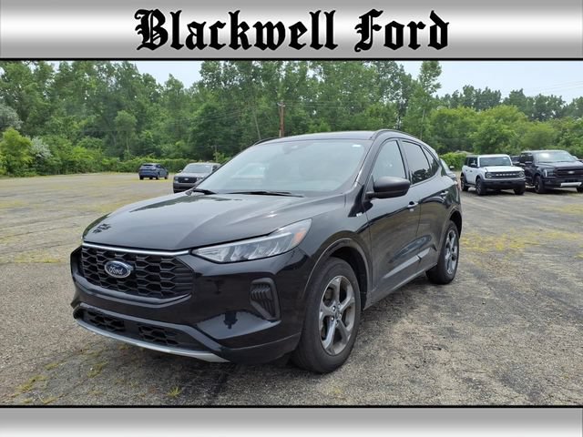 Used 2023 Ford Escape ST-Line w/ Tech Pack #1 AWD/4WD image 1