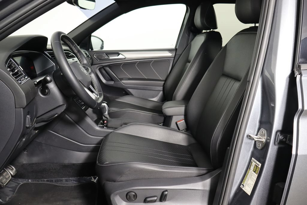 Used 2023 Volkswagen Tiguan SE R-Line FWD image 14