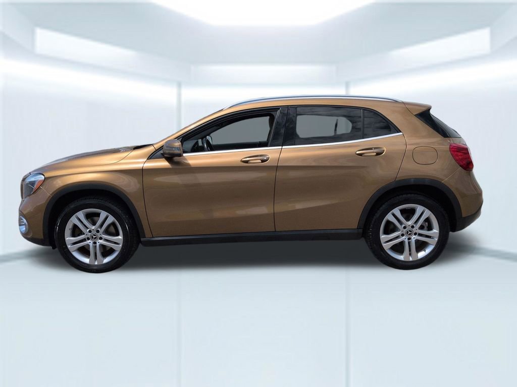 Used 2018 Mercedes-Benz GLA 250 4MATIC w/ Premium Package image 2