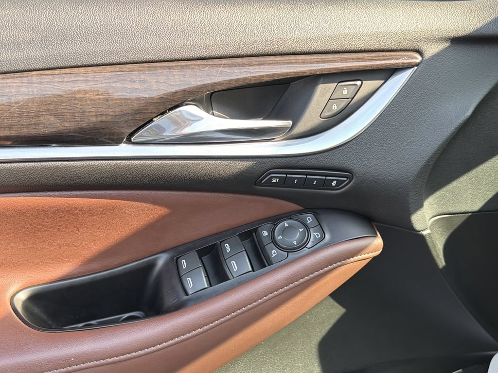 Used 2020 Buick Enclave Avenir w/ Avenir Technology Package FWD image 25