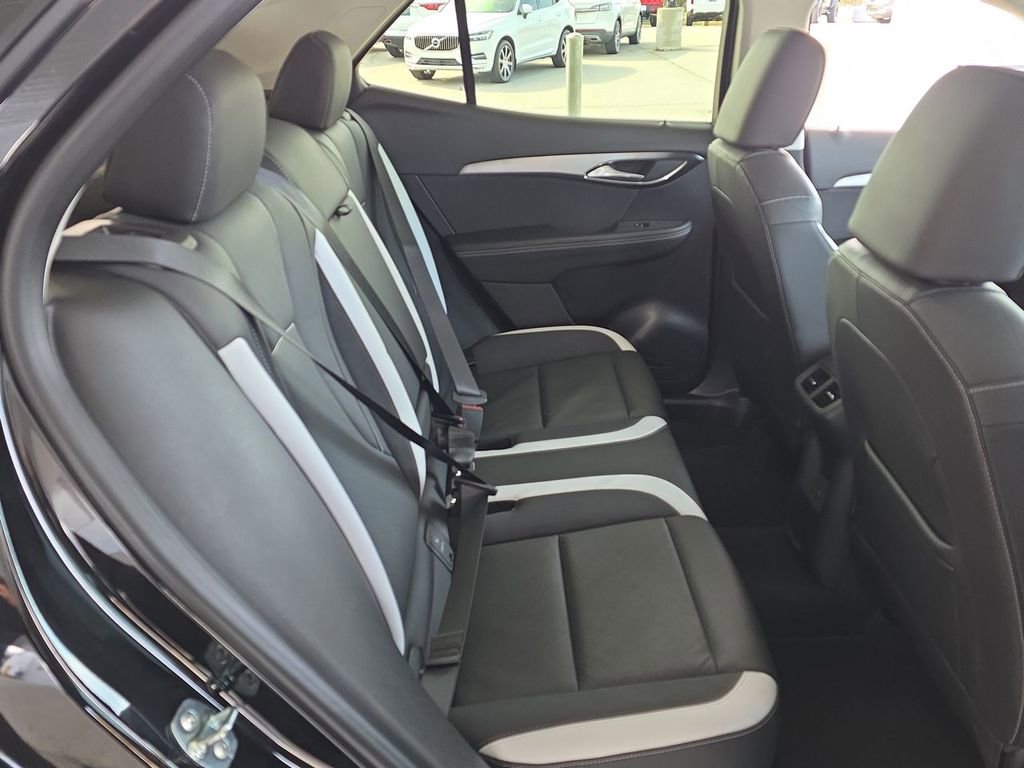 Certified 2025 Buick Envision Sport Touring image 27