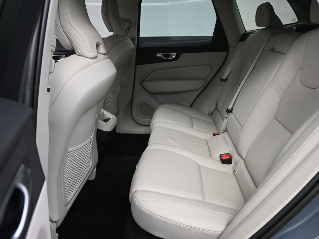 Used 2023 Volvo XC60 B5 Plus w/ Protection Package Premier image 14