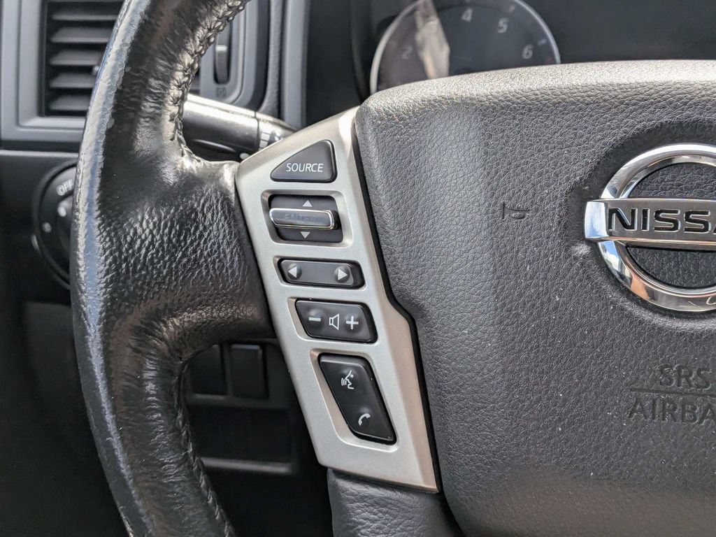 Used 2022 Nissan Titan SV w/ SV Convenience Package AWD/4WD image 21