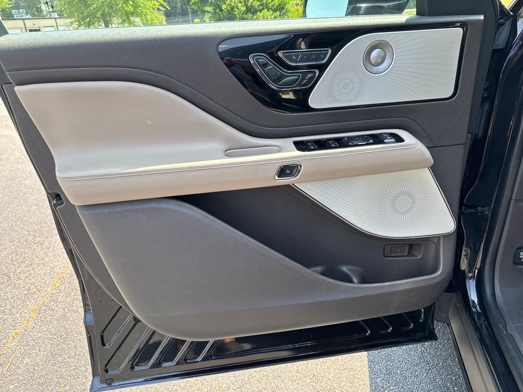 Used 2022 Lincoln Aviator Reserve w/ Equipment Group 201A AWD/4WD image 21