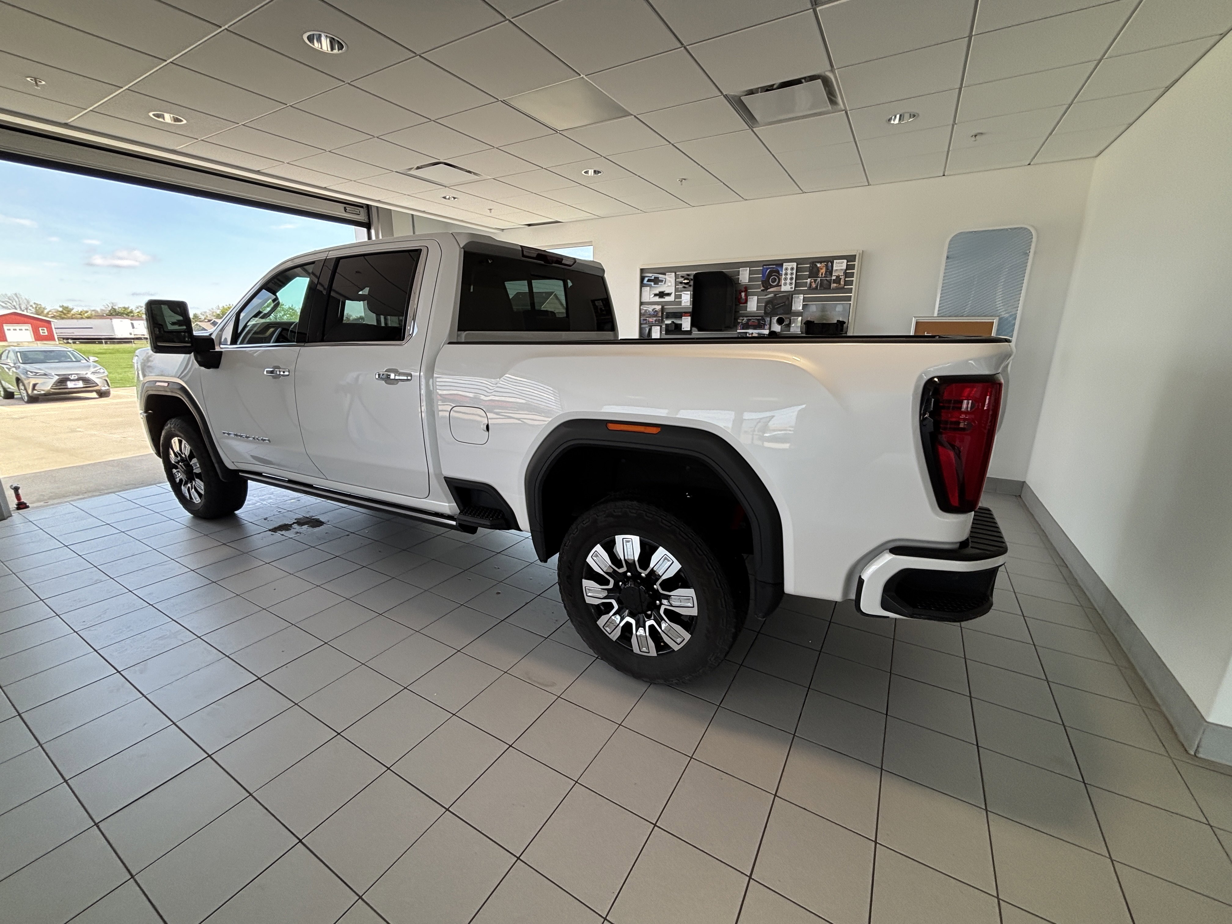 Used 2024 GMC Sierra 2500 Denali w/ Denali Reserve Package image 3