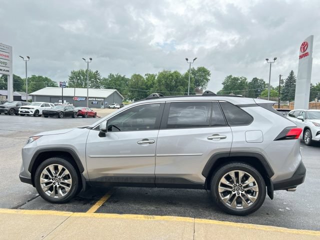 Used 2019 Toyota RAV4 Limited w/ Advanced Technology Package AWD/4WD image 6