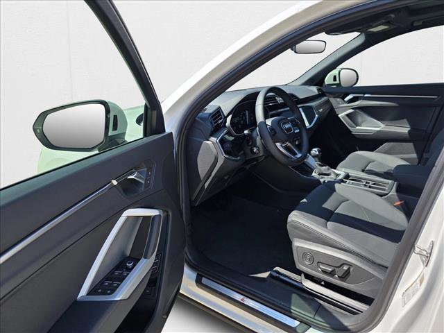 New 2025 Audi Q3 2.0T Premium image 14