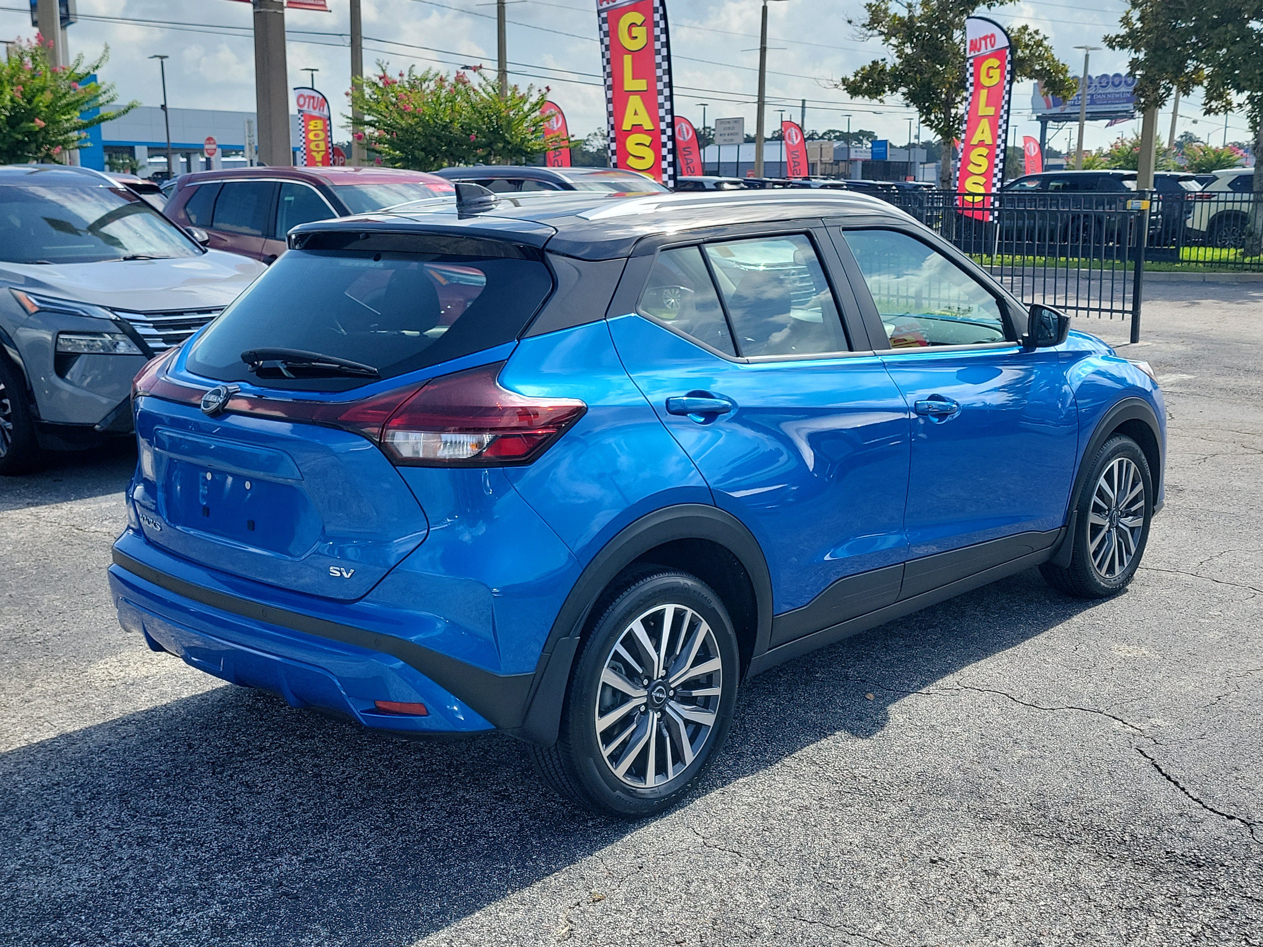 Certified 2024 Nissan Kicks SV FWD image 4