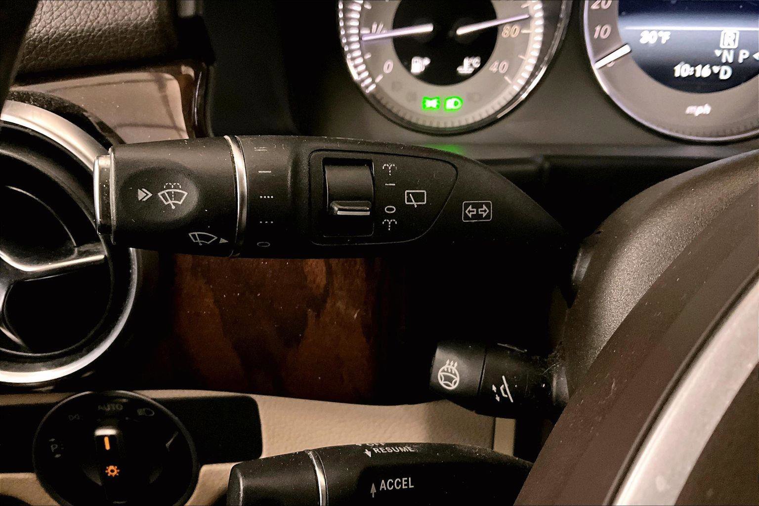 Used 2015 Mercedes-Benz GLK 350 4MATIC image 31