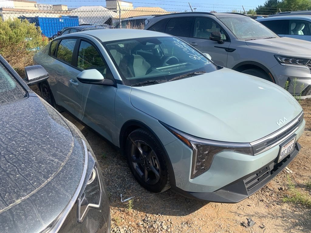 Used 2025 Kia K4 FWD image 4