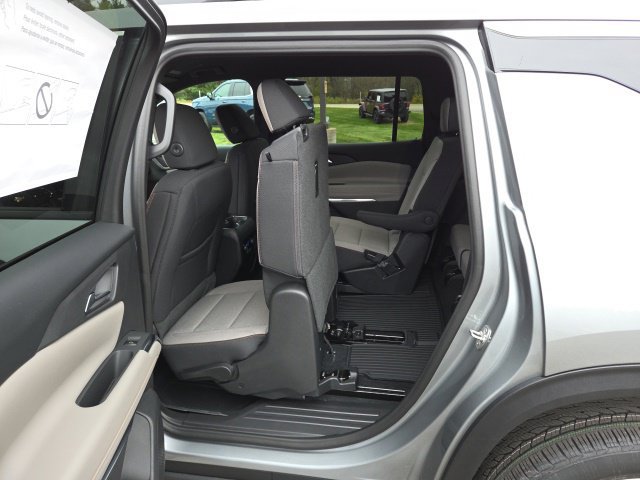 New 2027 Chevrolet Traverse LT w/ LPO, Floor Liner Package AWD/4WD image 29