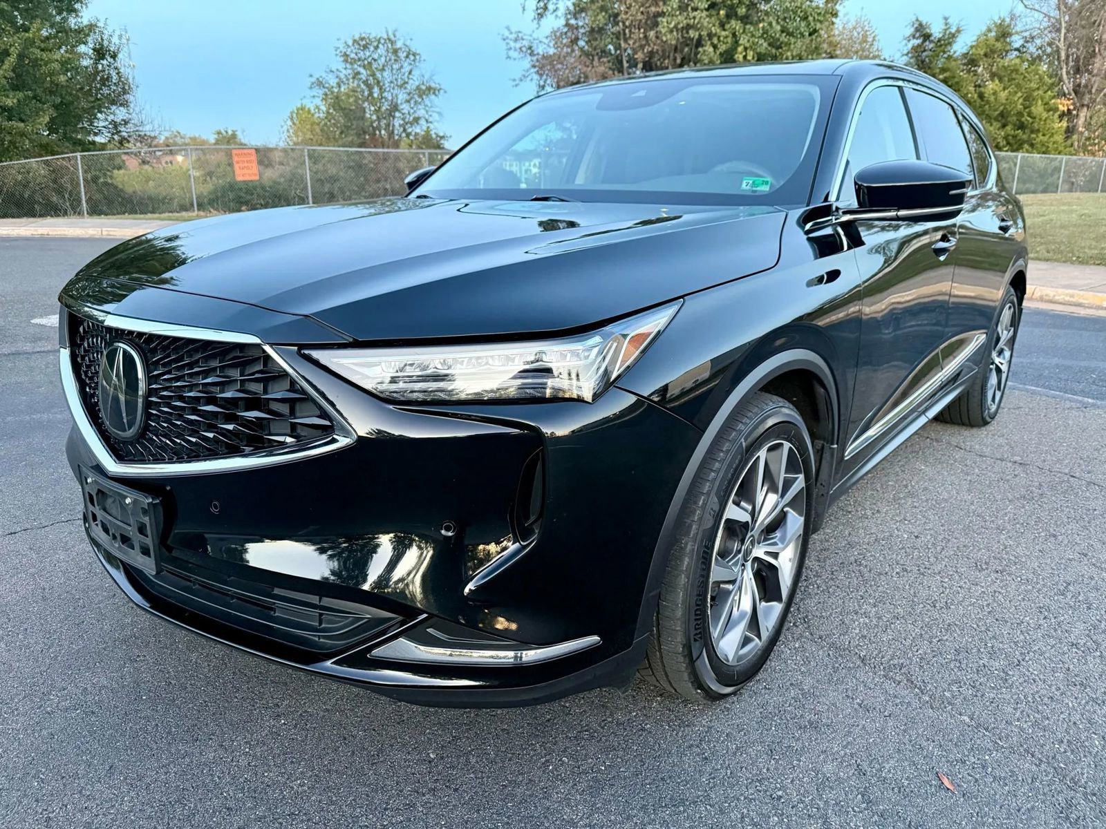Used 2023 Acura MDX SH-AWD w/ Technology Package image 2