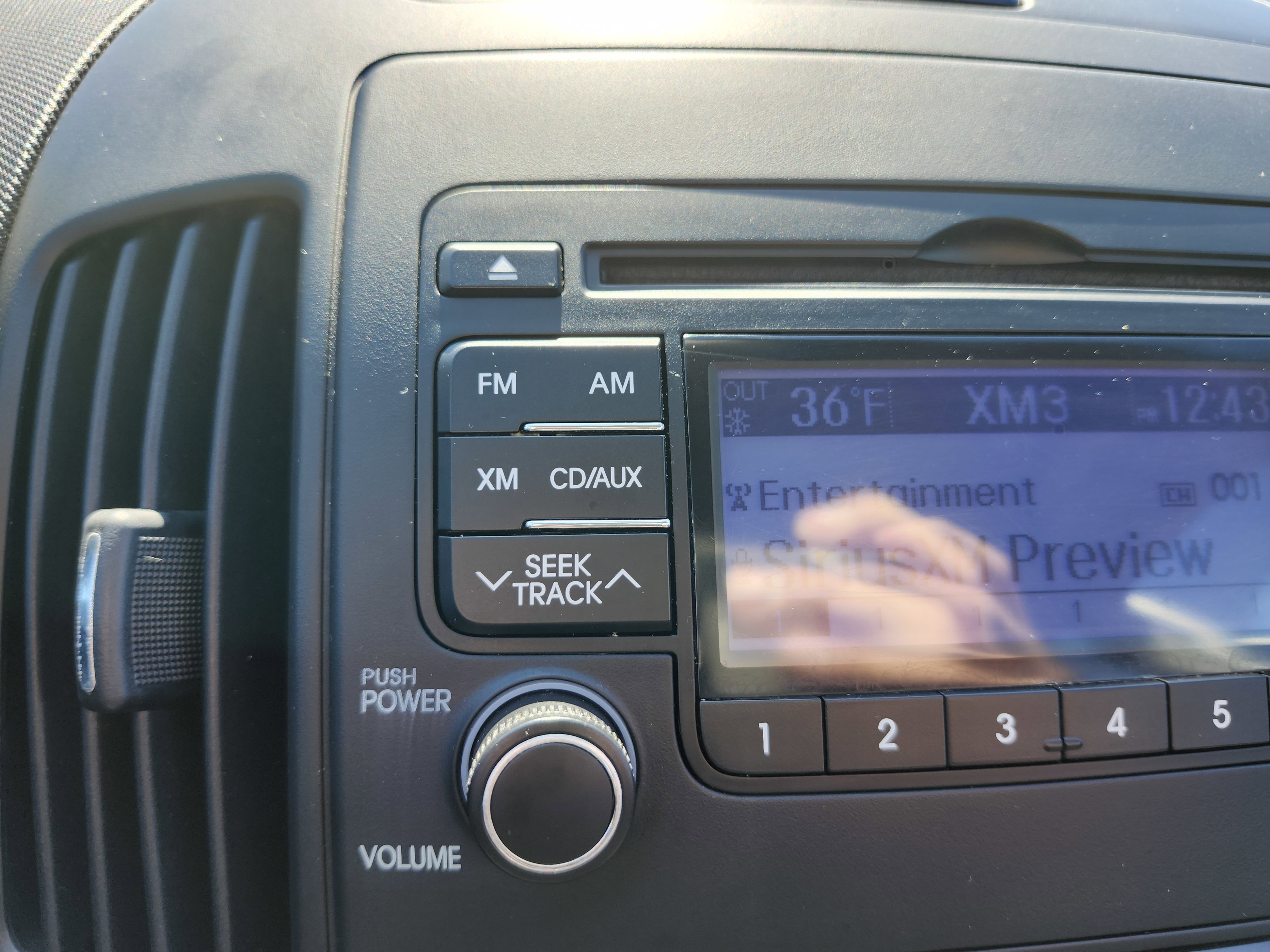 Used 2012 Hyundai Elantra GLS w/ Preferred Pkg image 2