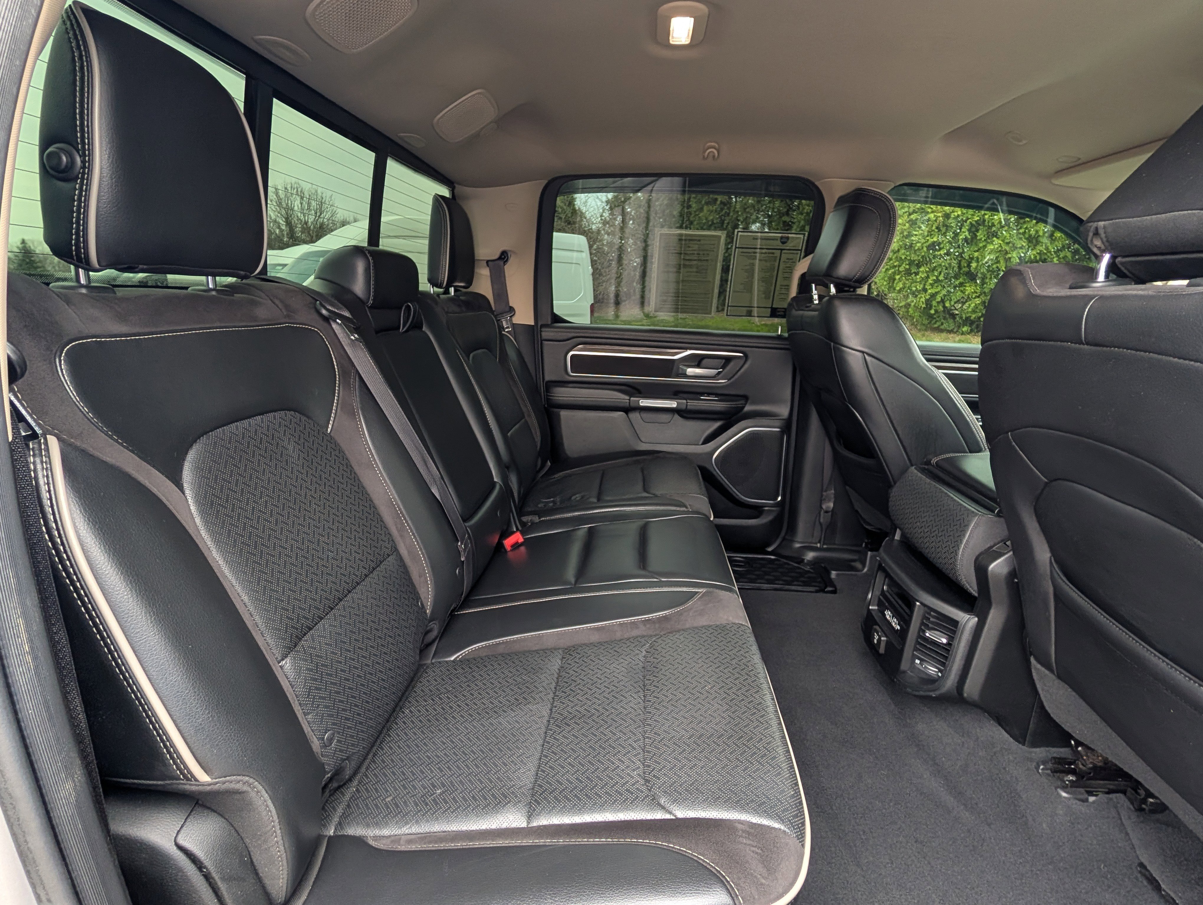 Used 2019 RAM 1500 Laramie image 29