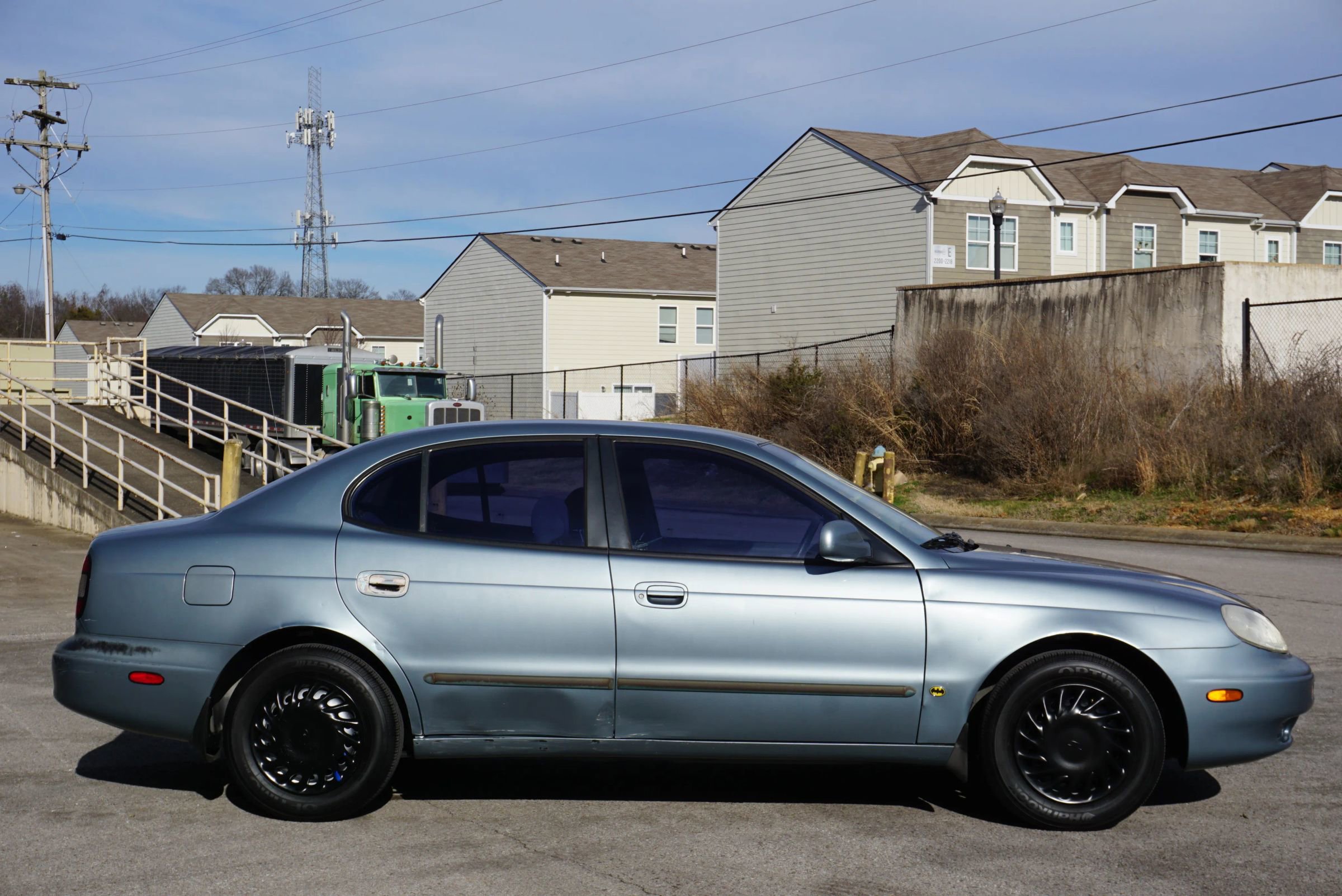 Used 2002 Daewoo Leganza SE image 4