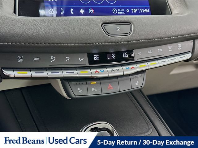 Used 2023 Cadillac XT4 Luxury w/ Cold Weather Package FWD image 22